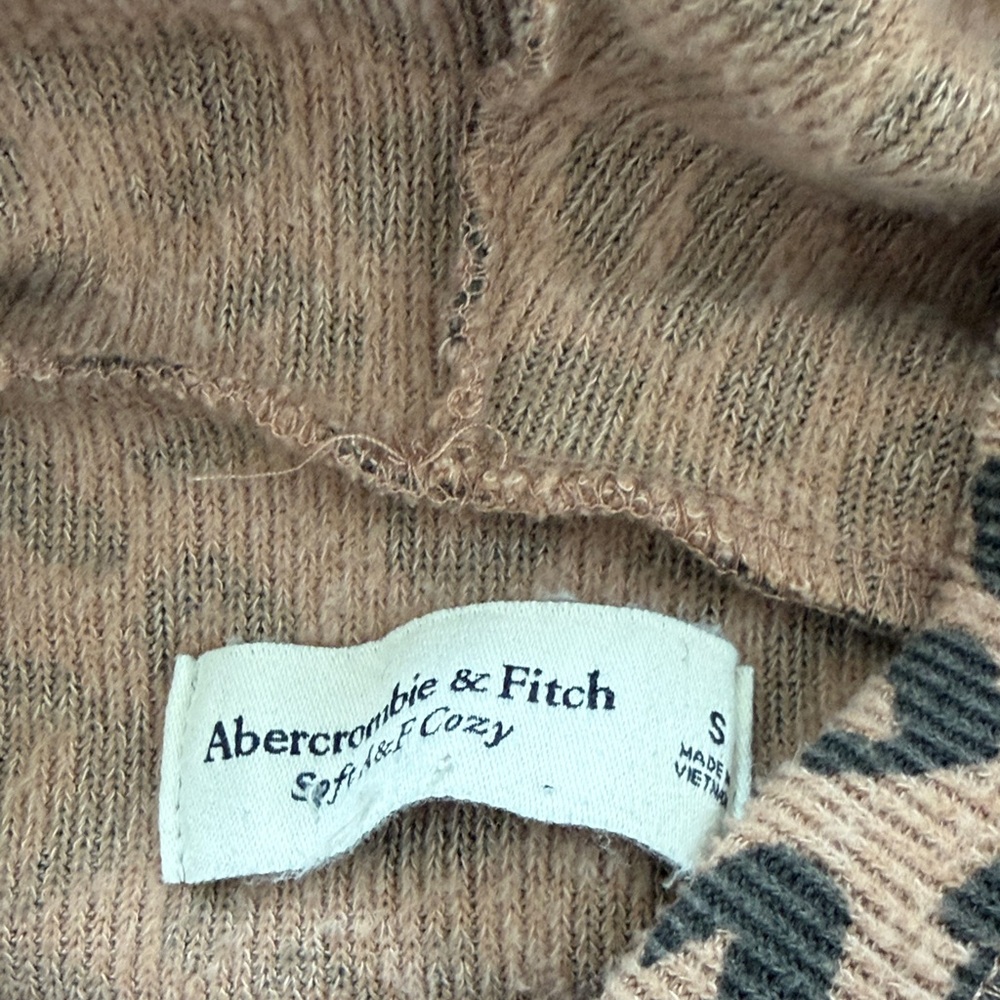Abercrombie & Fitch Tan Patterned Sweater - Picture 2 of 4